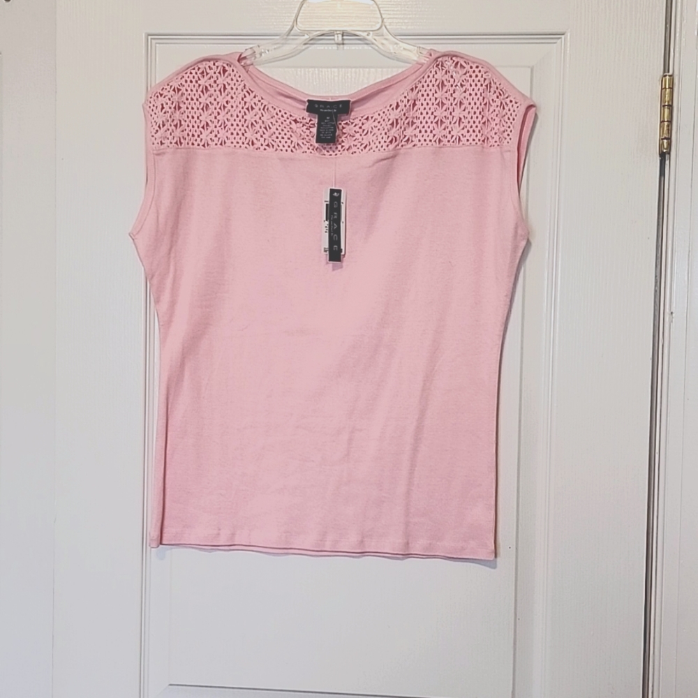 Ladies Sleeveless Crocheting Cotton Top